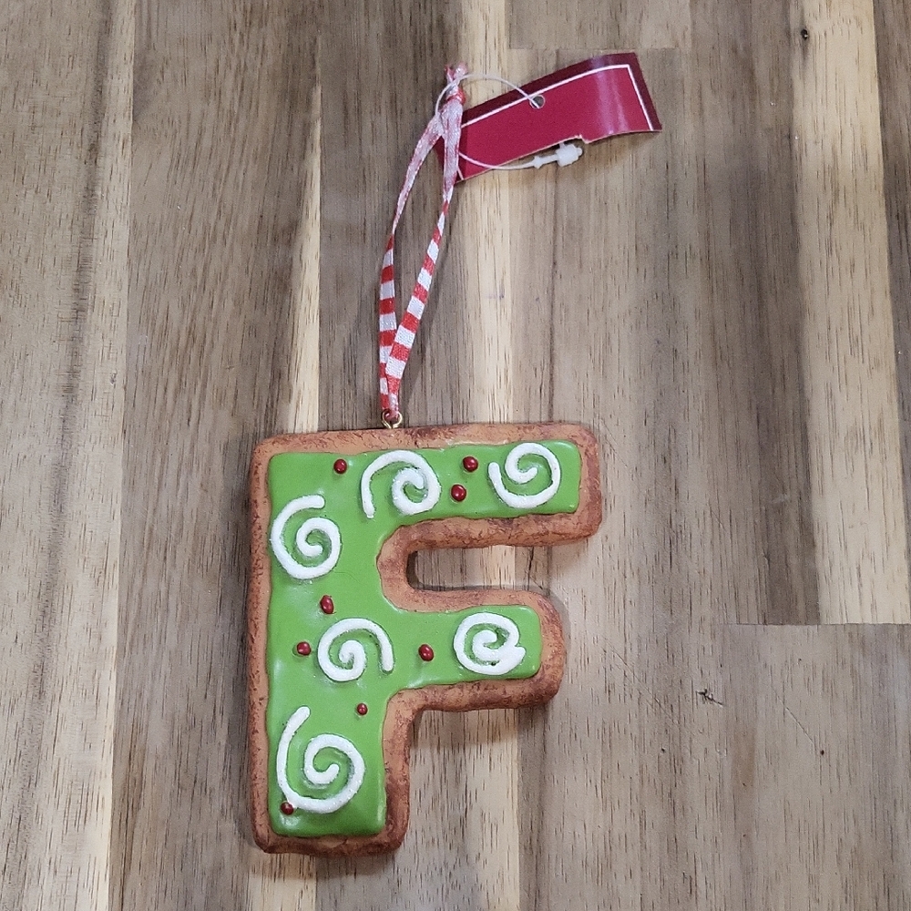 ❤️💚 Green and Brown Gingerbread Cookie Letter F Ornament
